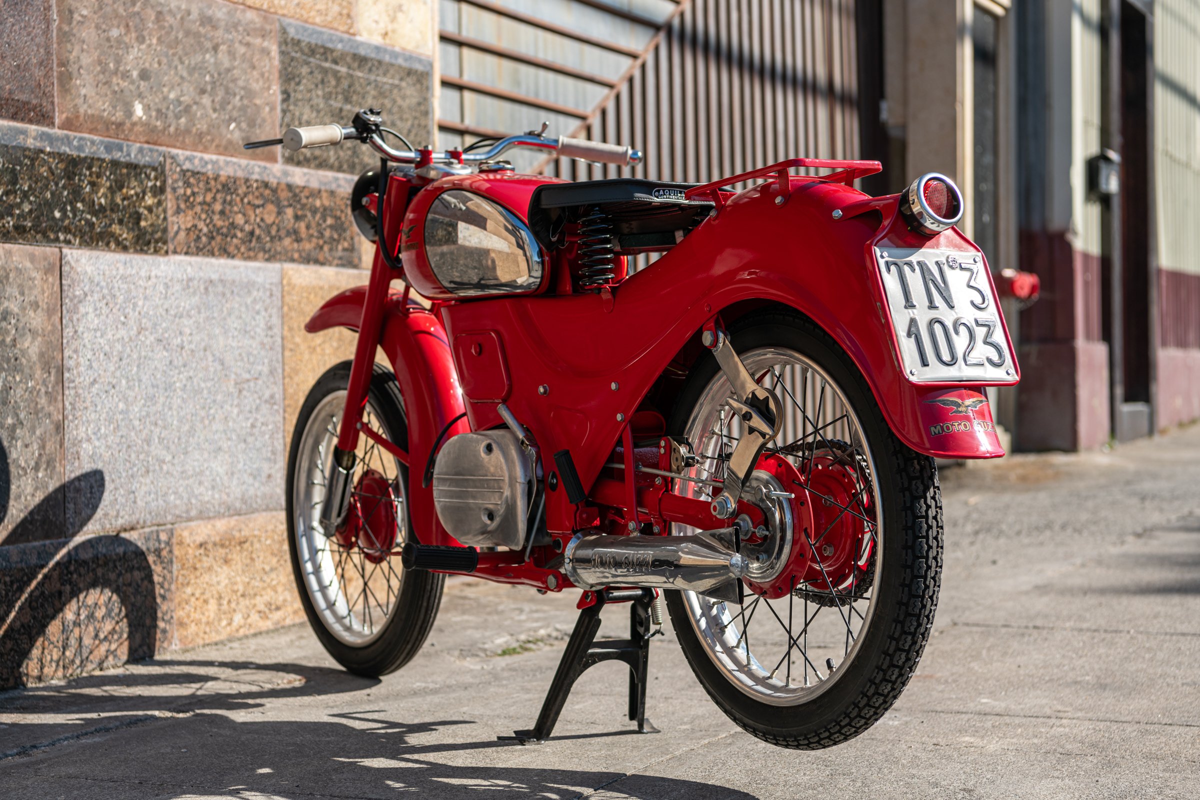 マルダさん 1957 Moto Guzzi Zigolo (D278) — Bello Moto SF
